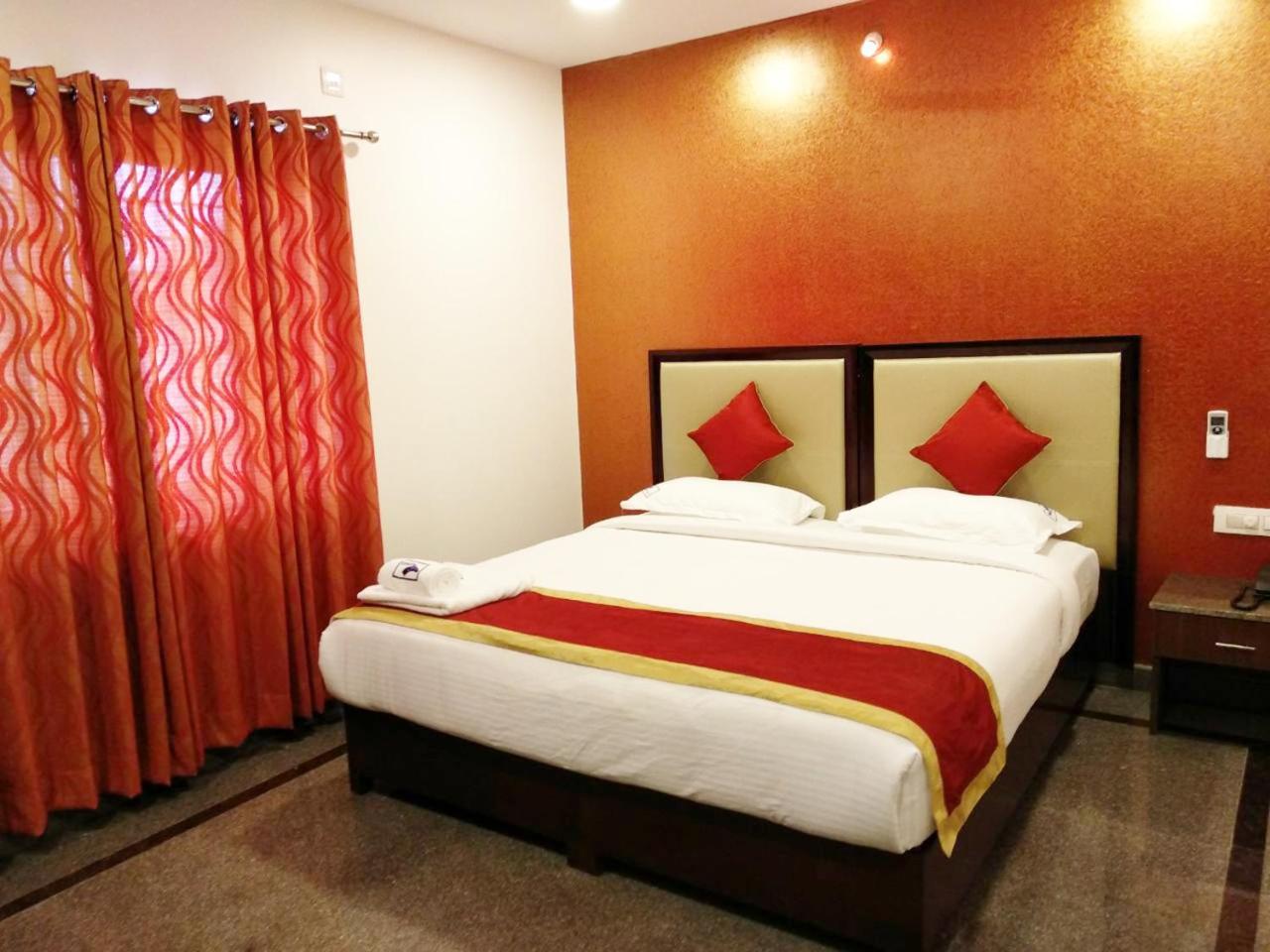 Coastal King Hotel Бангалор Екстериор снимка